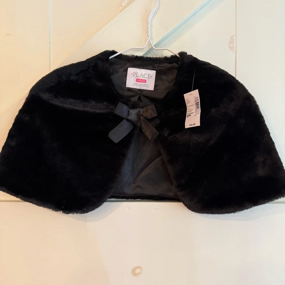 The Children's Place Black Faux Fur Cape Bow Detail Size Medium Brand New!‎